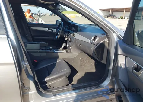 2013 Mercedes-Benz C 250 Sport from USA, damaged, VIN WDDGF4HB0DR254809